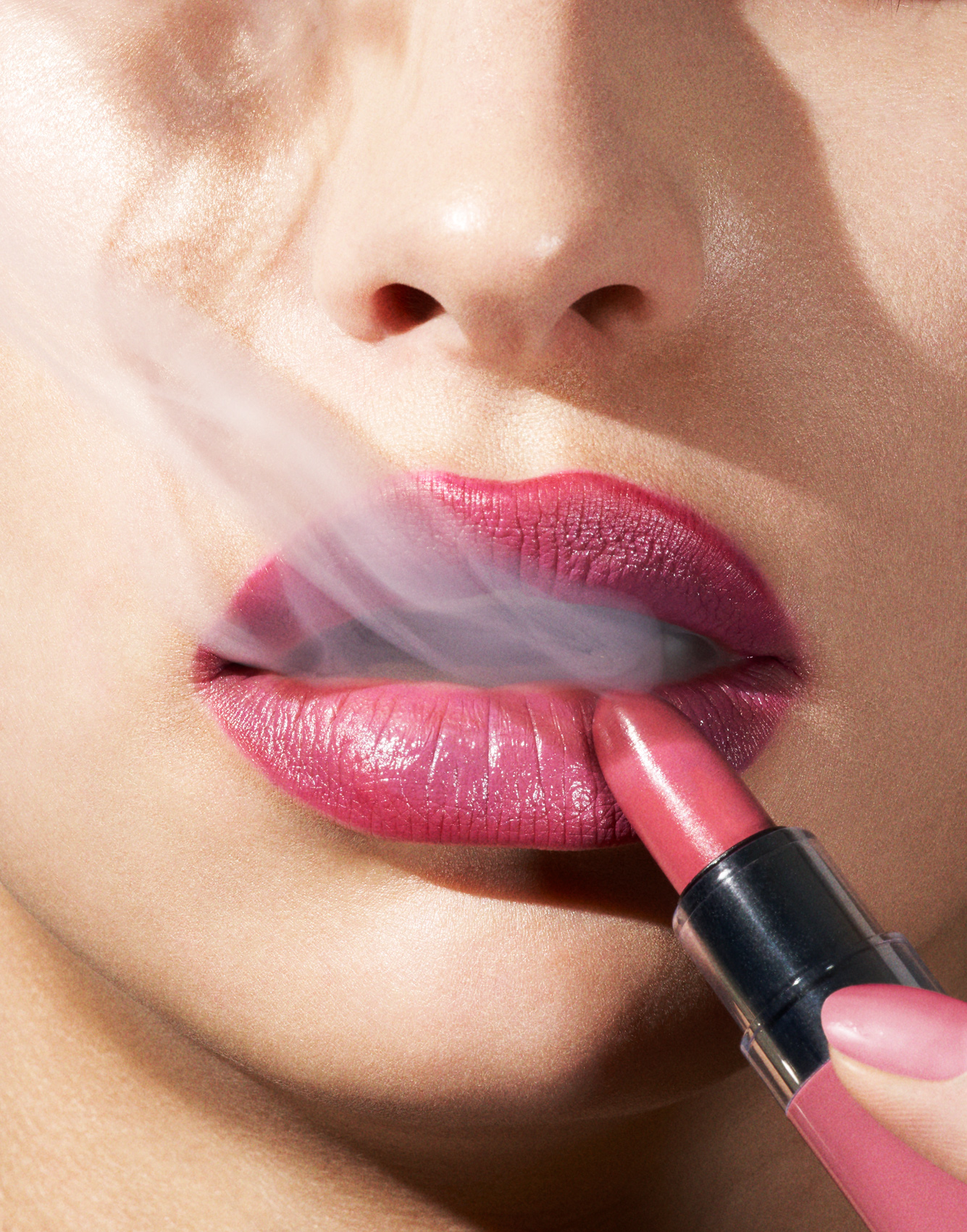Musilek-Stan-Tom-Ford-Pink-Lipstick-Lips-Smoke-Beauty-Photographer-Advertising